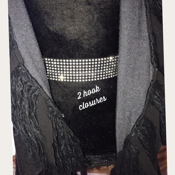 Cable & Gauge fringed VEST; LARGE (charcoal grey color with black fringe) - Picture 11 of 11